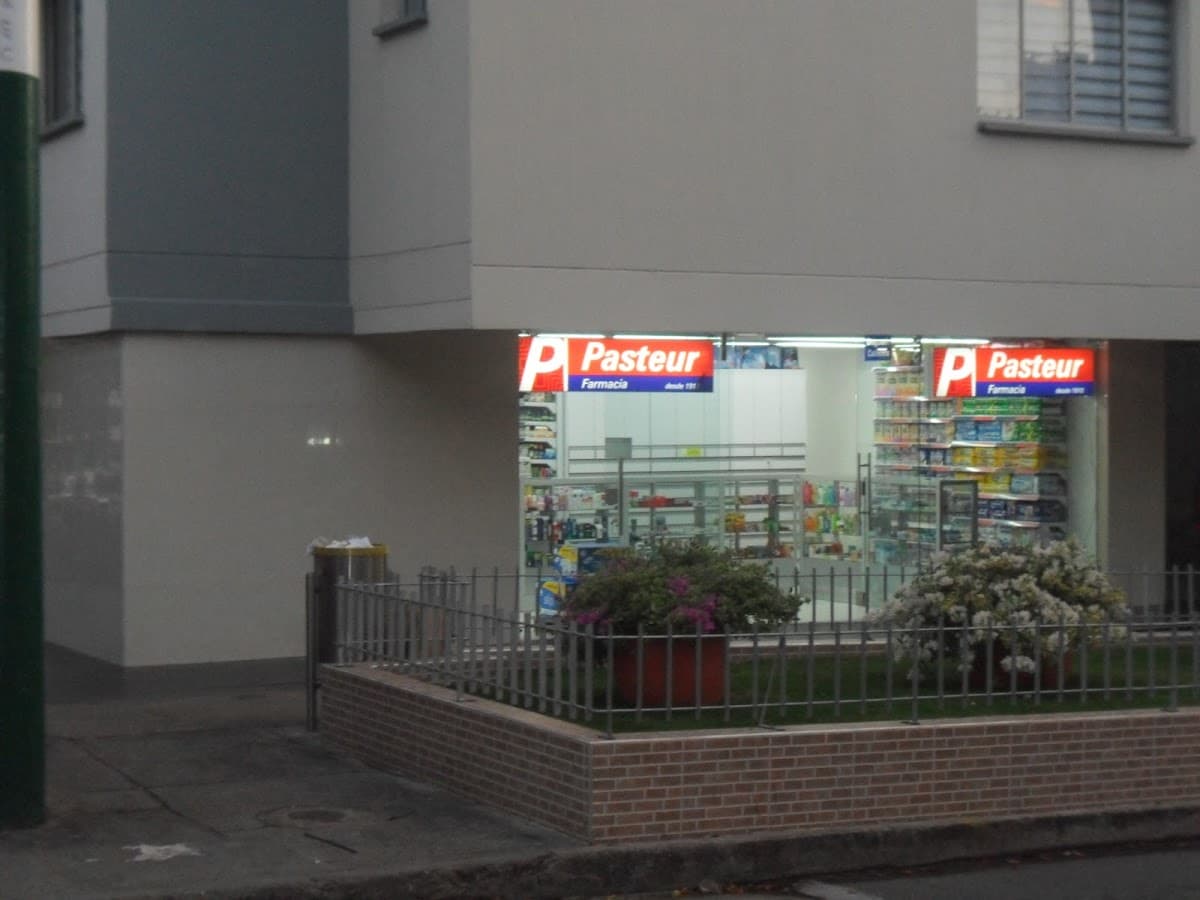 Pasteur Farmacia Cabecera - Bucaramanga — foto