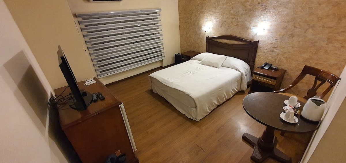 AVANTI HOTEL & CONVENTION CENTER — foto