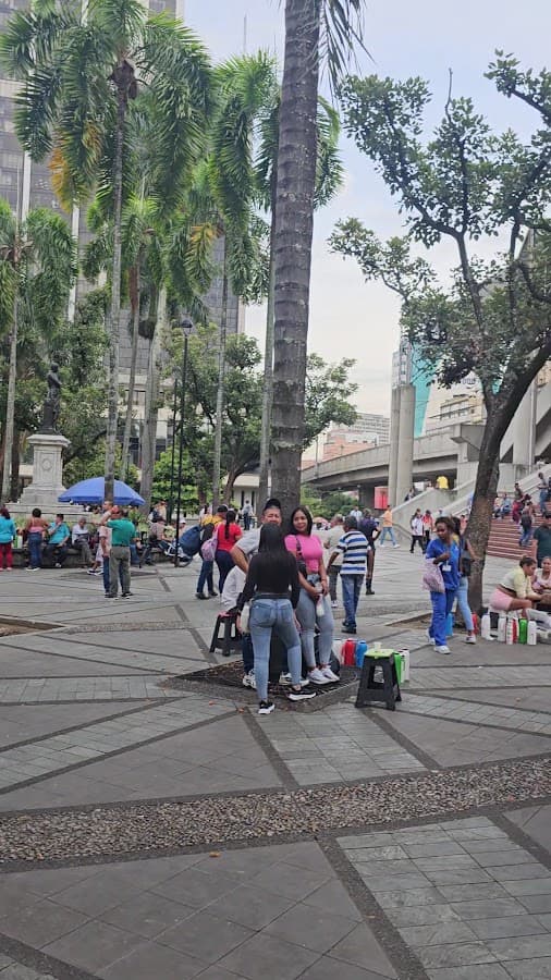 Free Walking Tour Medellin - Real City Tours — foto