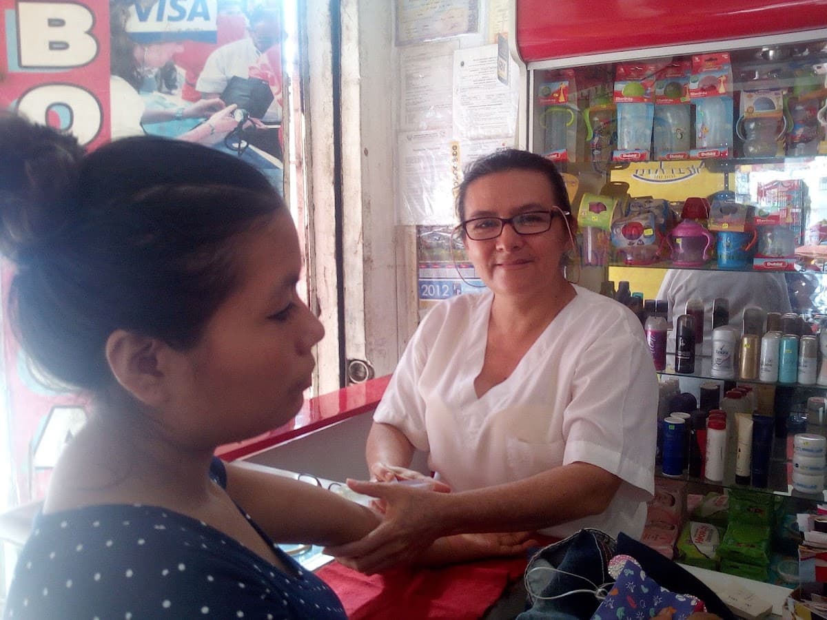 BOTICAS EN PUCALLPA: MARIA DEL ROSARIO Tiene todo como en Farmacia — foto