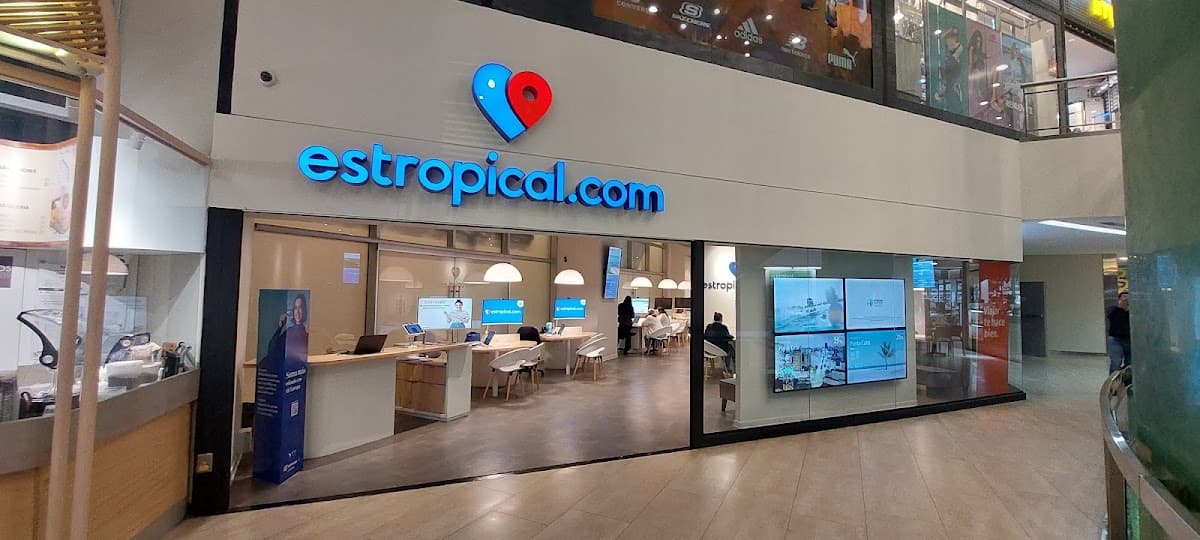 estropical.com - Santa Cruz Las Brisas Centro Comercial - Agencia de Viajes — foto