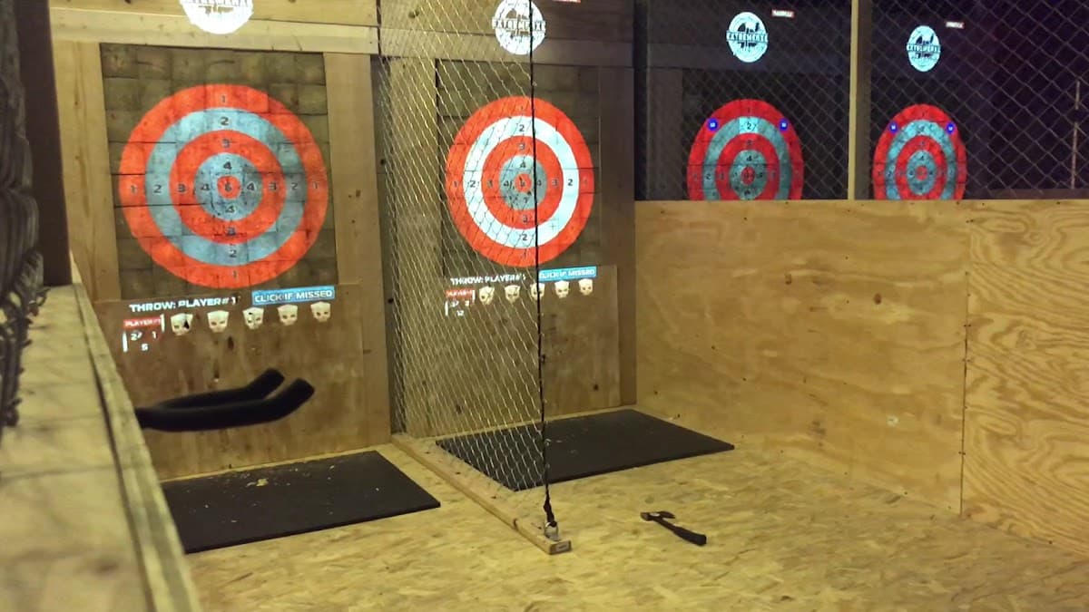 Axe Habits -Axe Throwing — foto