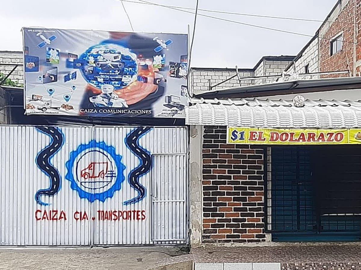 Peslotrans (Compañia de transporte carga pesada y logistica S.A. — foto