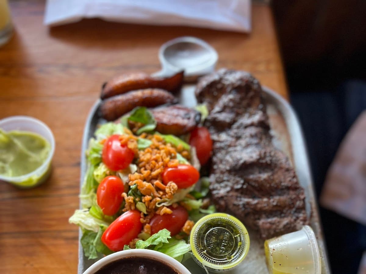 Super Rico Colombian Restaurant & Bar — foto