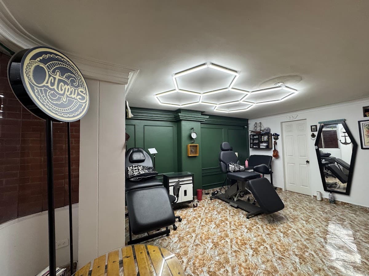 Octopus Tattoo Studio — foto