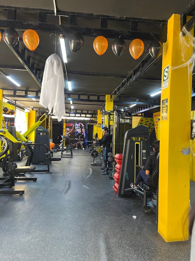 FACTORY CLIMBING & GYM — foto