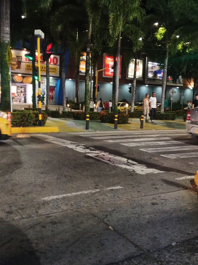 Centro Comercial UNICO Outlet — foto