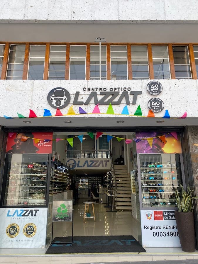 Centro óptico Lazzat SAC. — foto