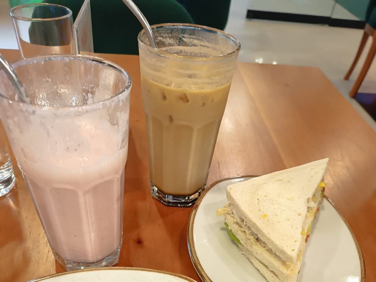 Manu Cafe Pucallpa - Plaza de Armas — foto