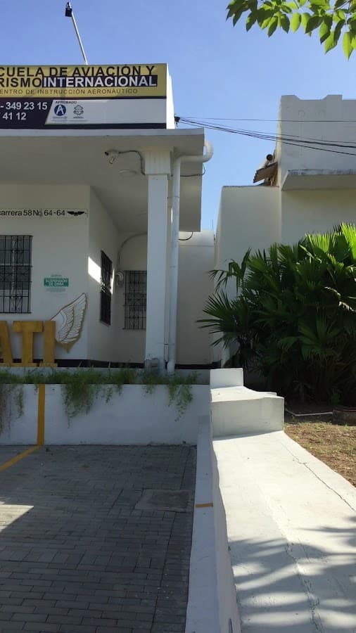 Escuela de Aviación y Turismo Internacional - Tripulante de Cabina de Pasajeros en Barranquilla — foto