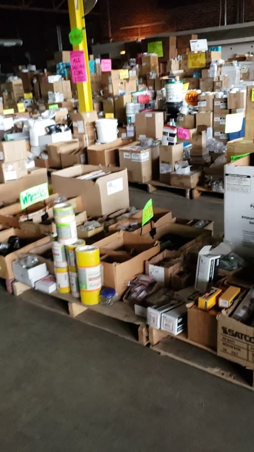 Contractors Liquidation Center — foto