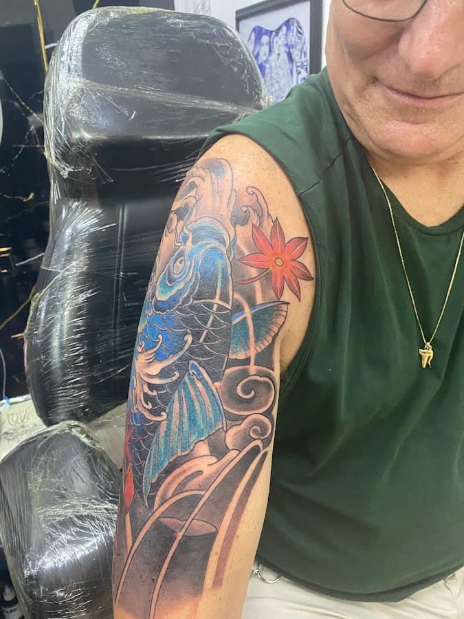 30 Tattoo and Piercing