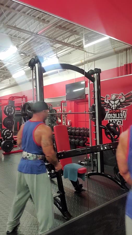 IRON RELIGION GYM — foto