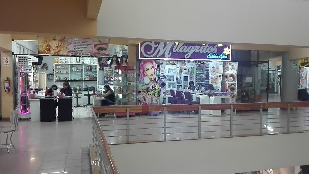C. C. Constitución — foto