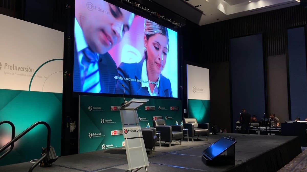 4k Audiovisual EIRL - Organización de Eventos Corporativos, Congresos y Conferencias. Alquiler de Pantallas Led para eventos. — foto