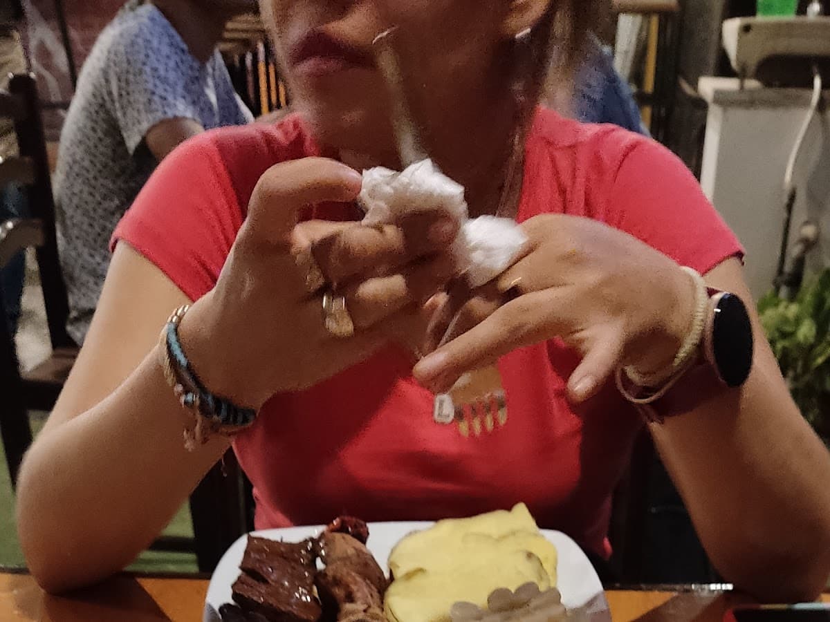 "LA CHUCHA ANTICUCHOS" — foto