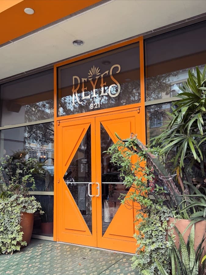 Reyes Mezcaleria