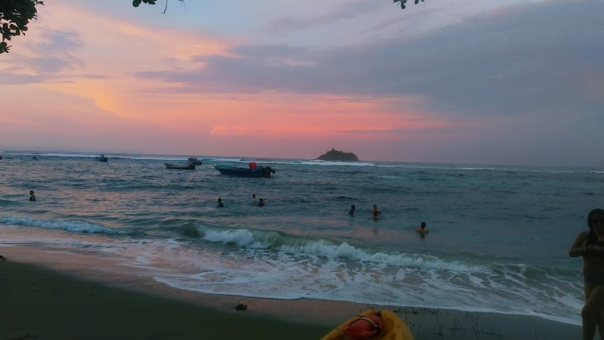 Heaven Travels — foto