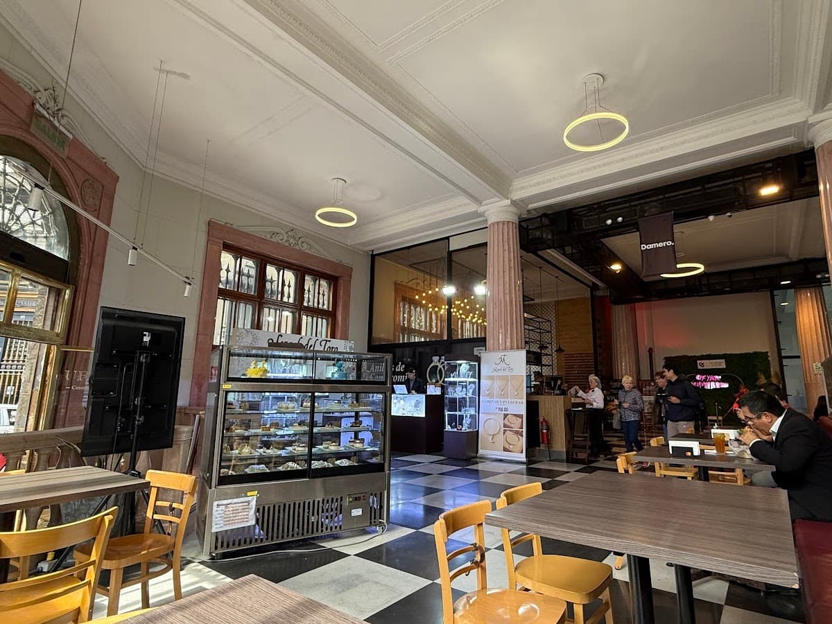 El Damero, Coffee & Lounge