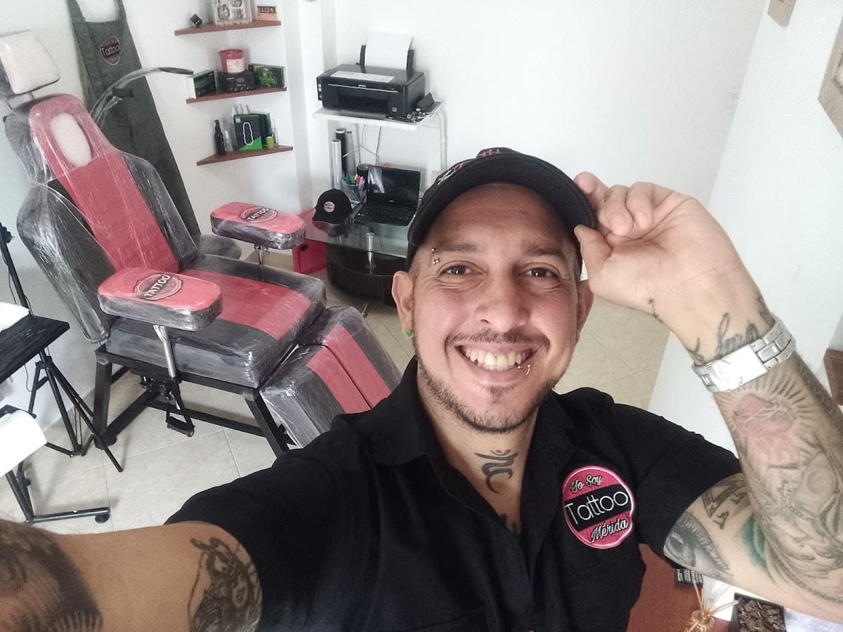 Yo Soy Tattoo Medellin / Academia y estudio de Tatuajes y Piercing Profesional