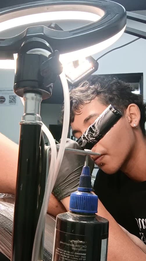 Yo Soy Tattoo Medellin / Academia y estudio de Tatuajes y Piercing Profesional — foto