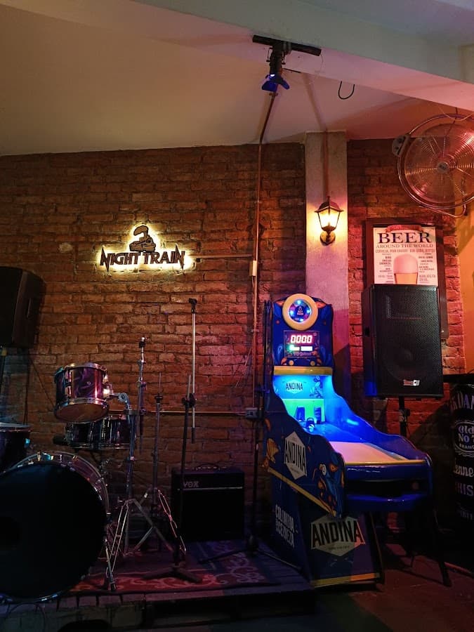 Night traiN Bar
