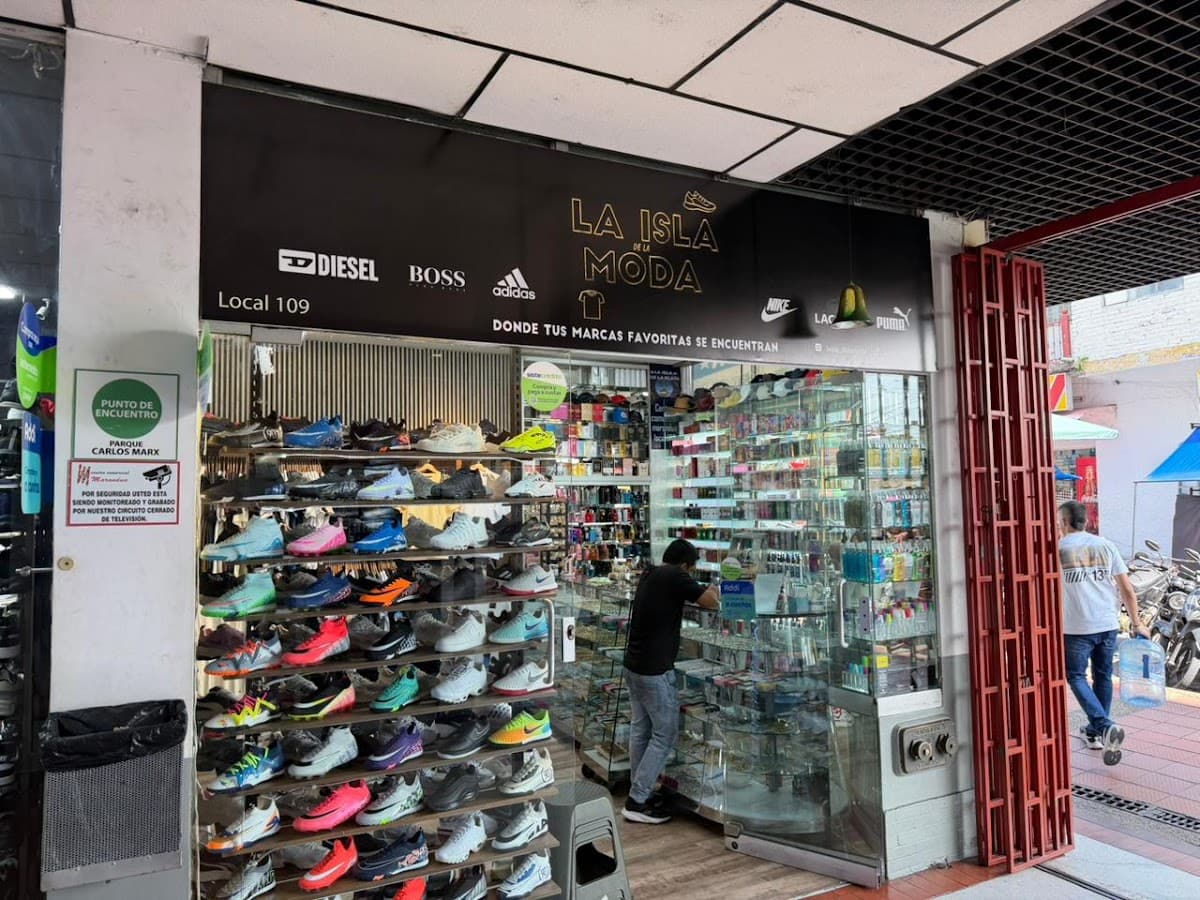 La isla de la moda - Zapatillas Villavicencio — foto