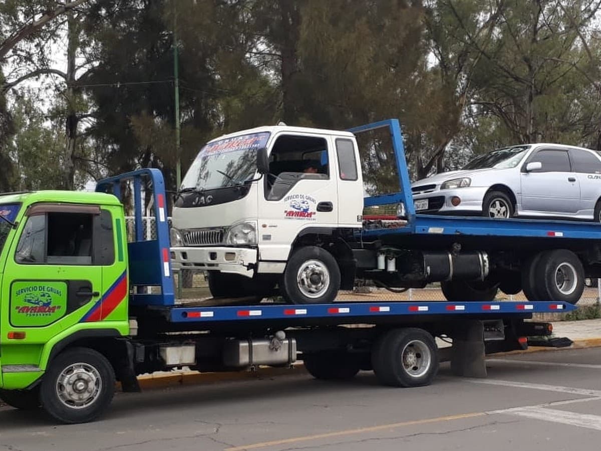 Gruas Buggy AutoMotores Cochabamba — foto