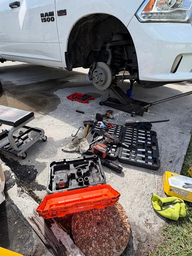 Lisvani Mobil mechanic — foto