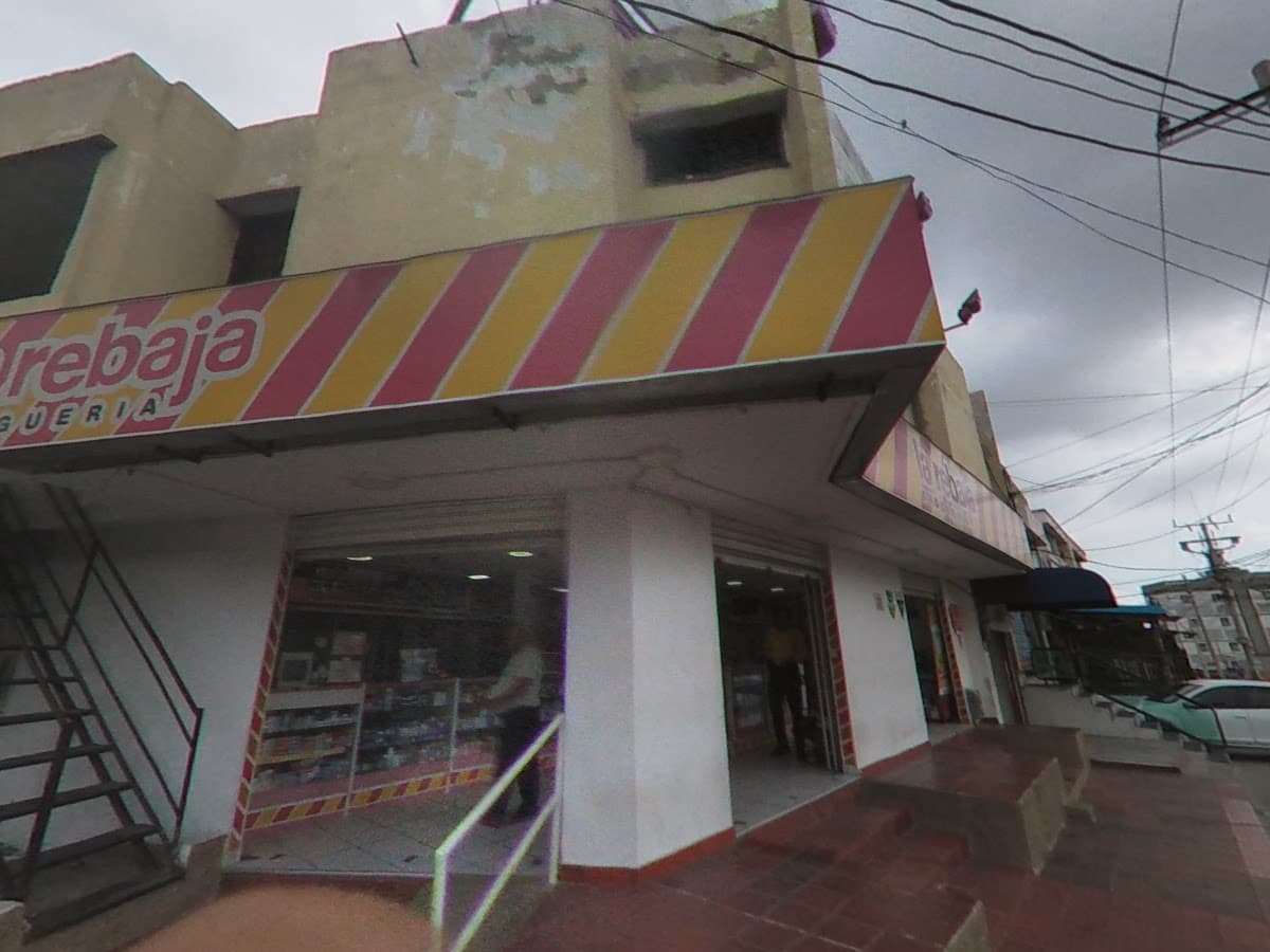 la rebaja No. 13 DROGUERIA Delicias San Francisco Barranquilla — foto