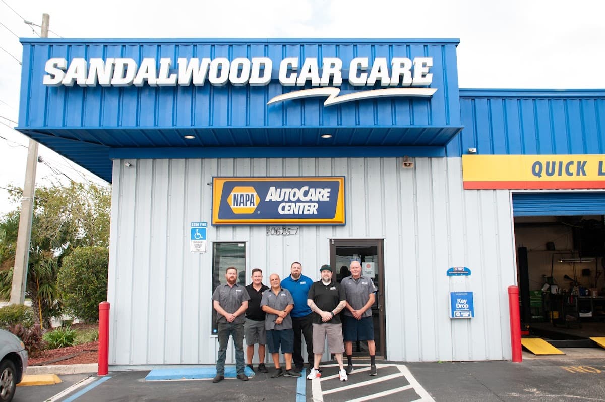 Sandalwood Automotive - a Main Street Auto shop — foto