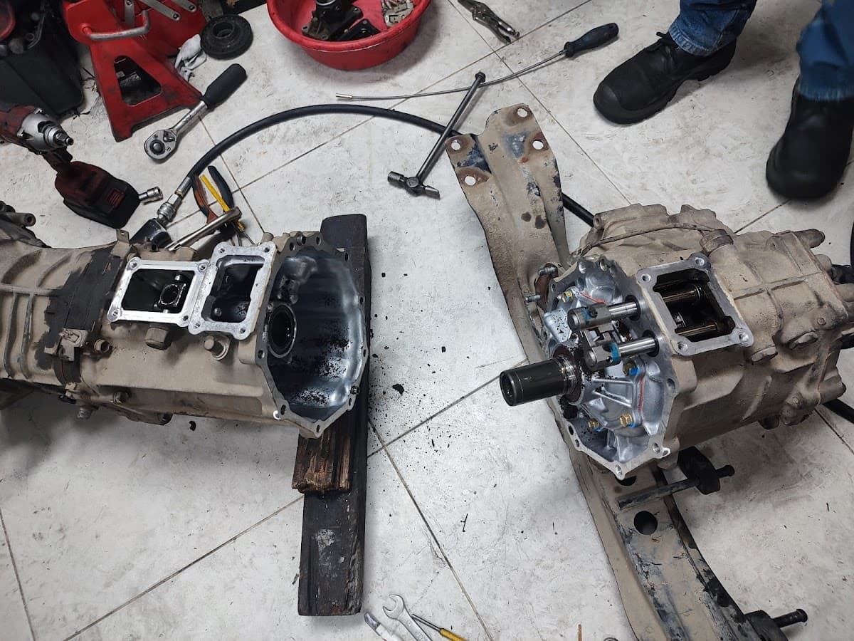taller automotriz Monarca — foto