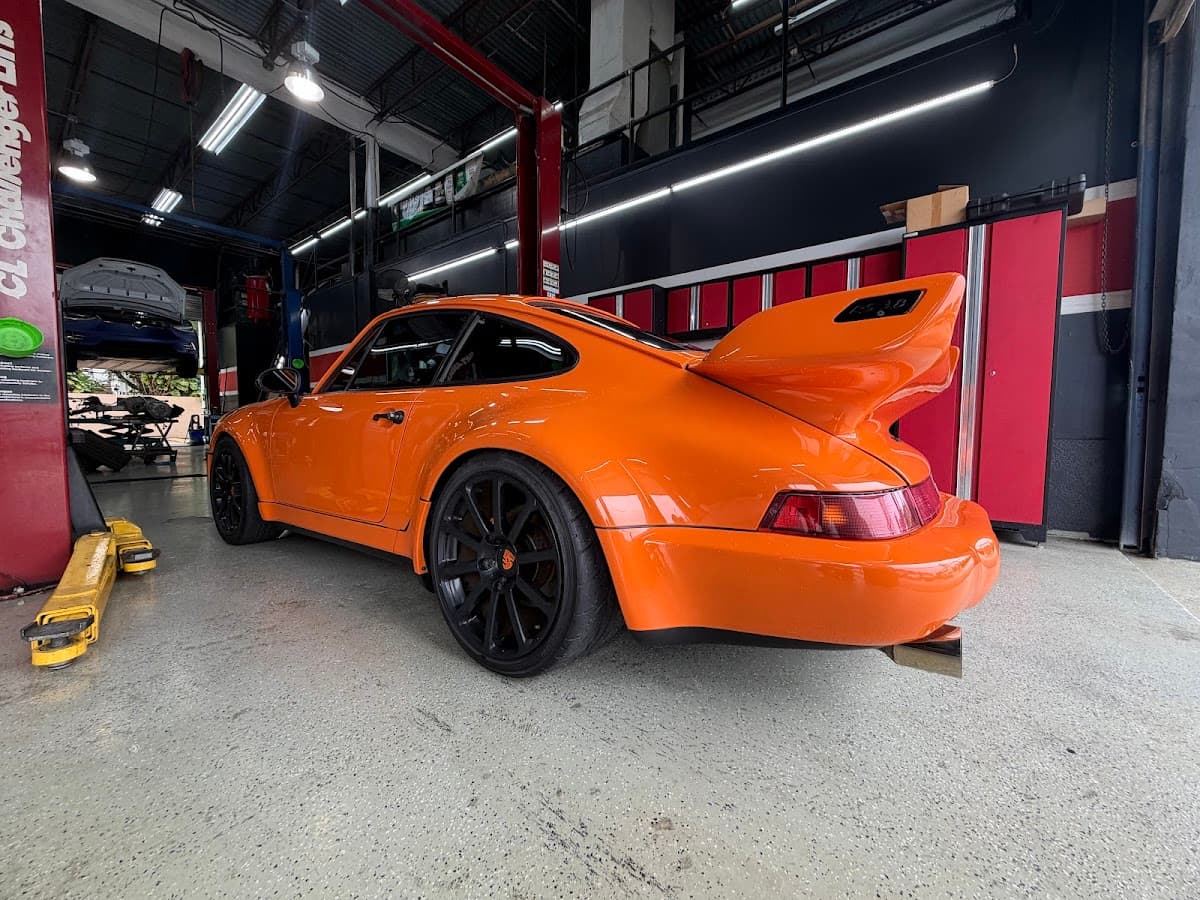Vertical Automotive Wilton Manors — foto