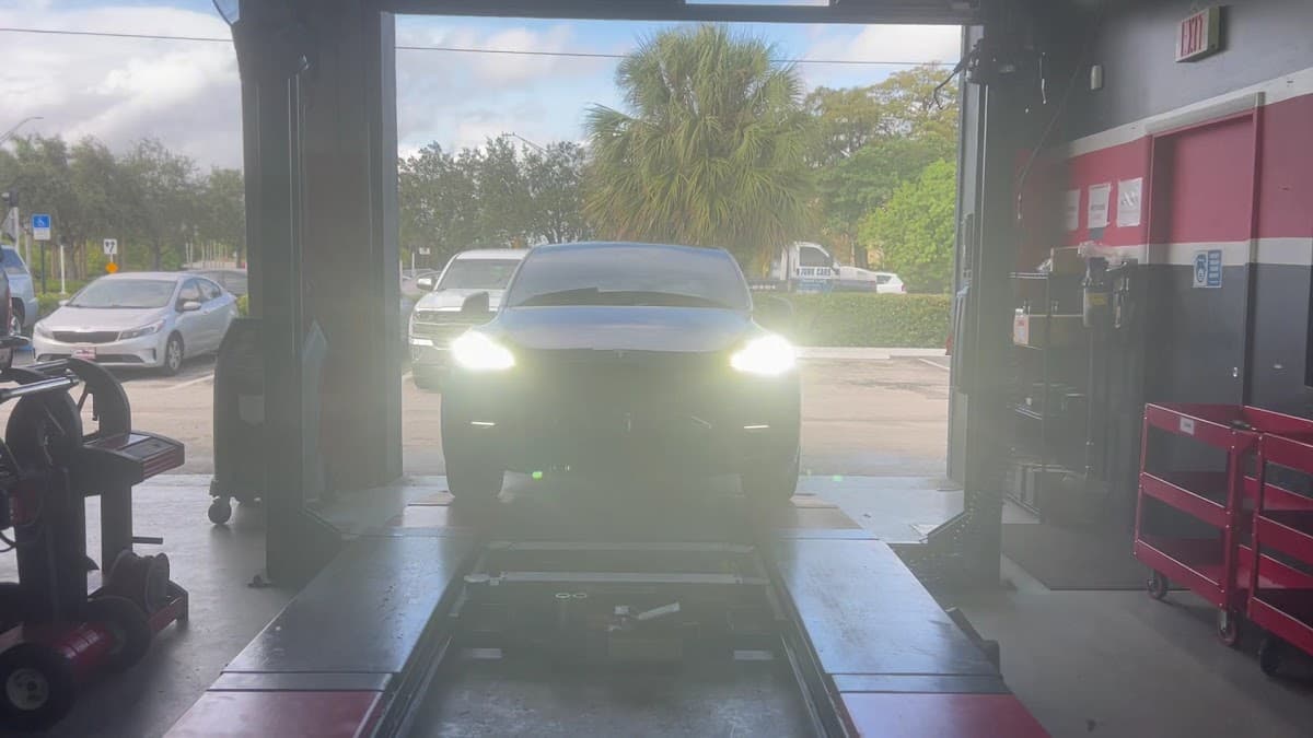 Vertical Automotive Wilton Manors — foto