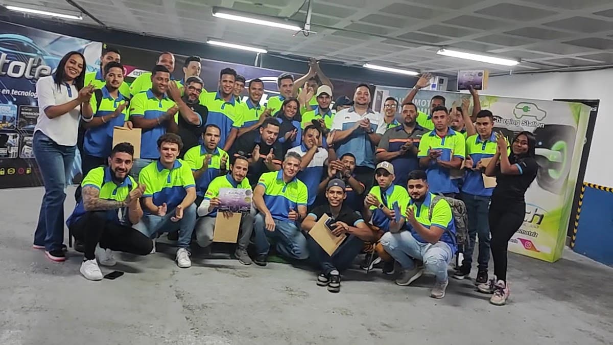 Autotech Taller Escuela — foto