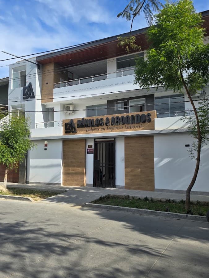 DAVALOS Y ABOGADOS