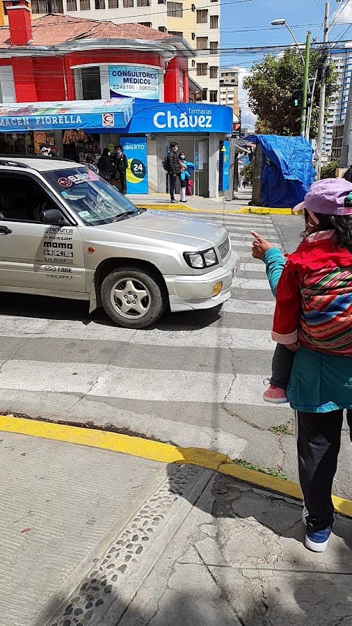 Farmacia Chávez, Sucursal Miraflores — foto