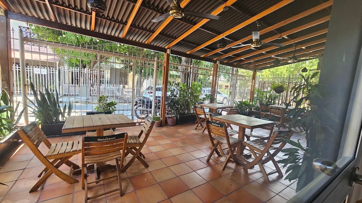 Alto corte Restaurant and bar