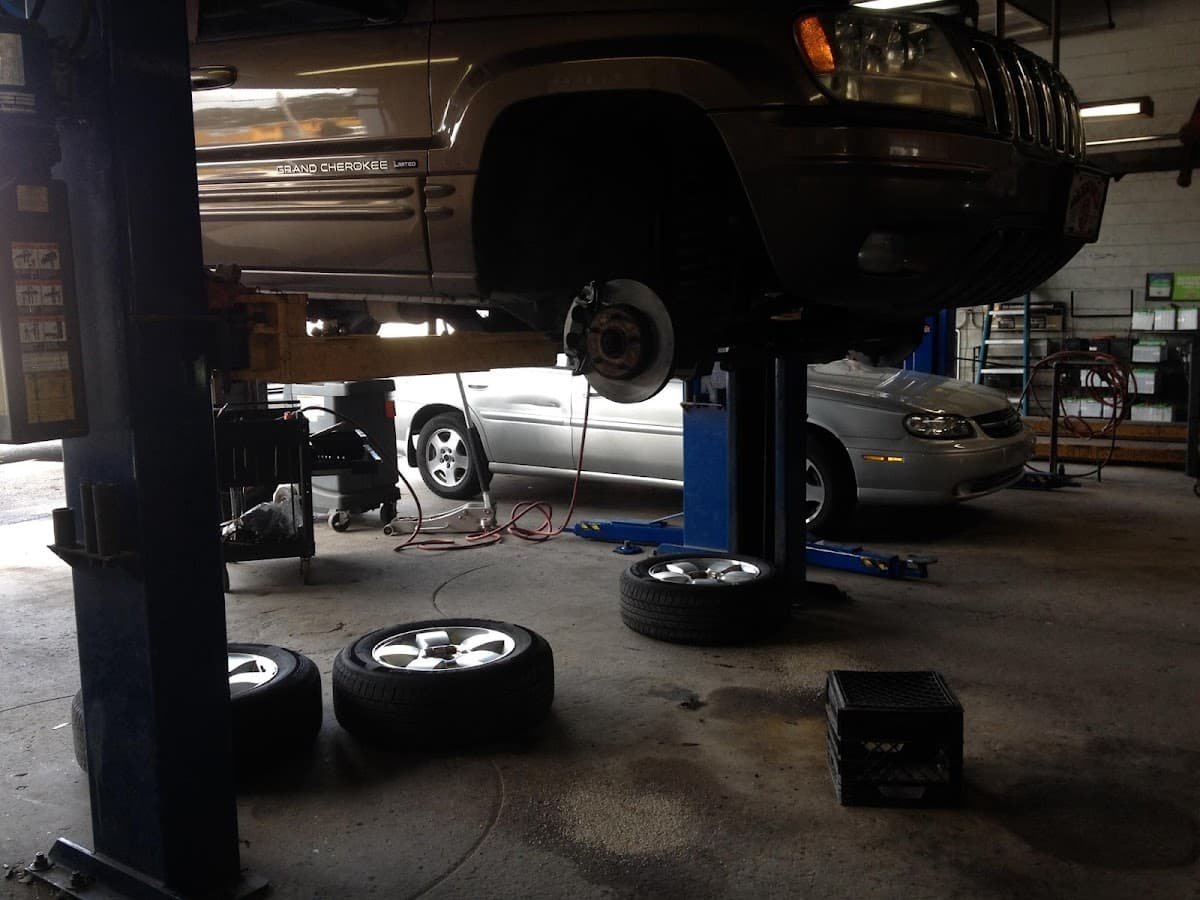 John's Automotive Inc. — foto