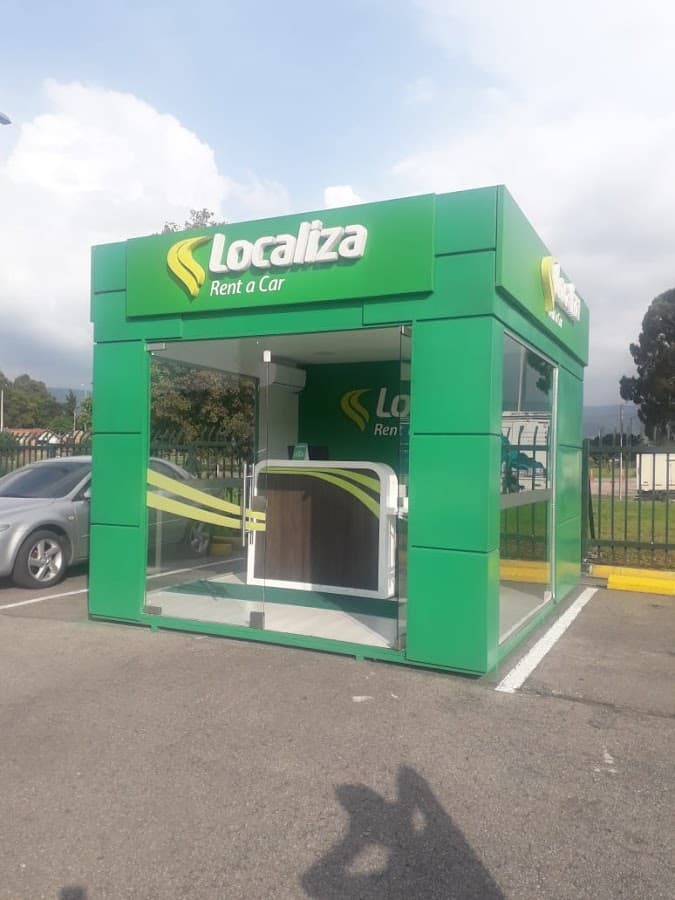 Localiza Alquiler de Carros - Parqueadero Jumbo