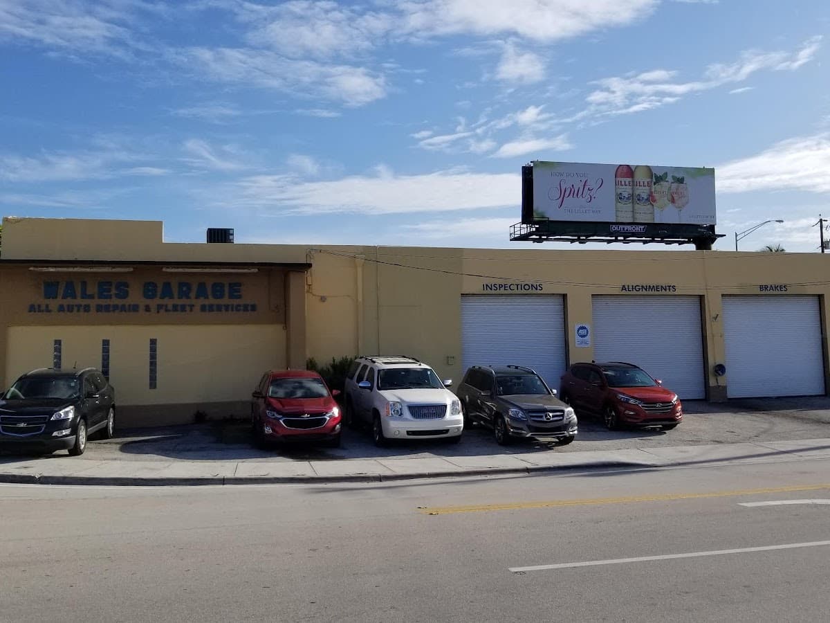 Layton's Garage — foto