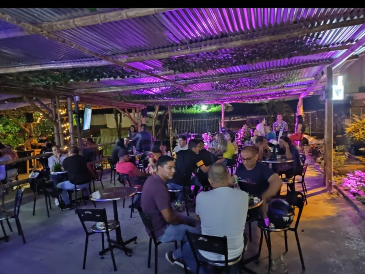 BeeBOP Club — foto