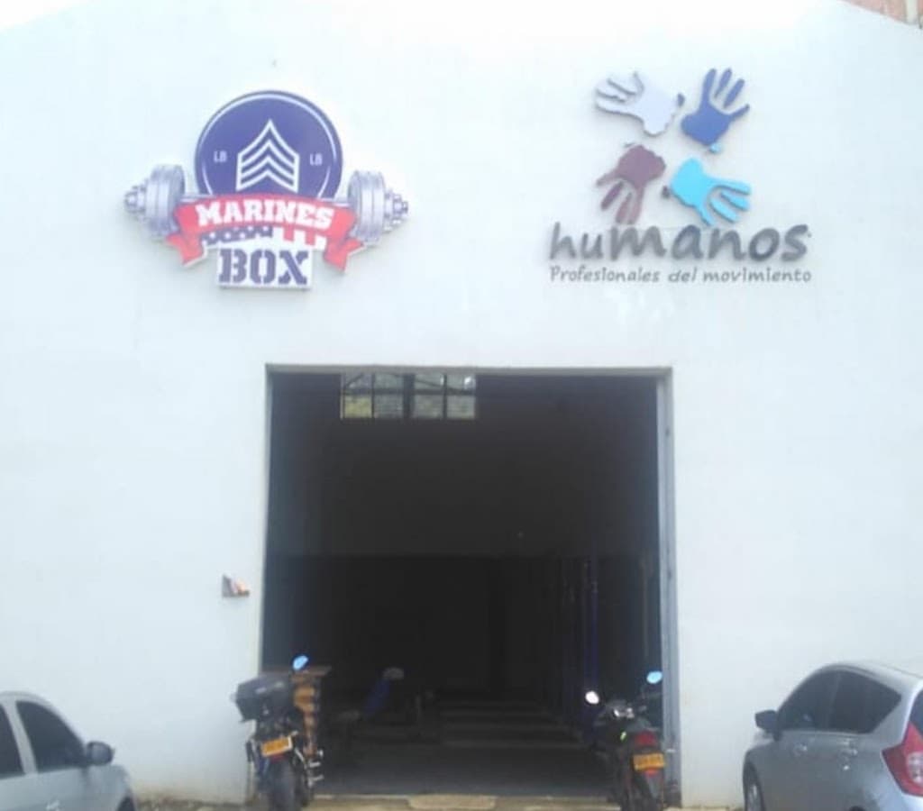 Humanos Fisioterapia Y Rehabilitación Deportiva — foto
