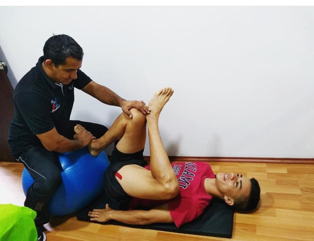 Humanos Fisioterapia Y Rehabilitación Deportiva — foto