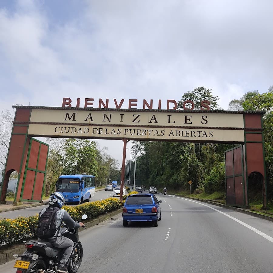 Letras "Manizales" Ciudad De Las Puertas Abiertas — foto