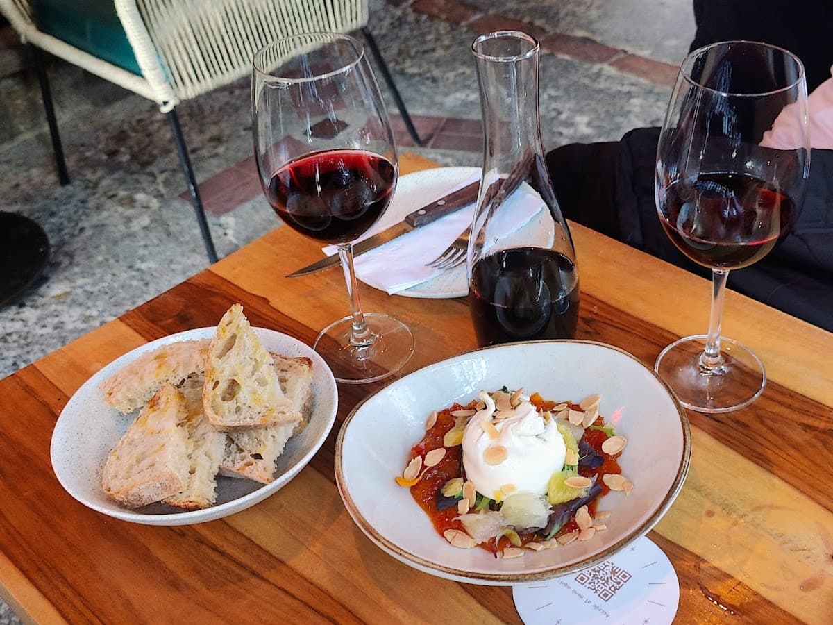 Momentino Wine Bar — foto