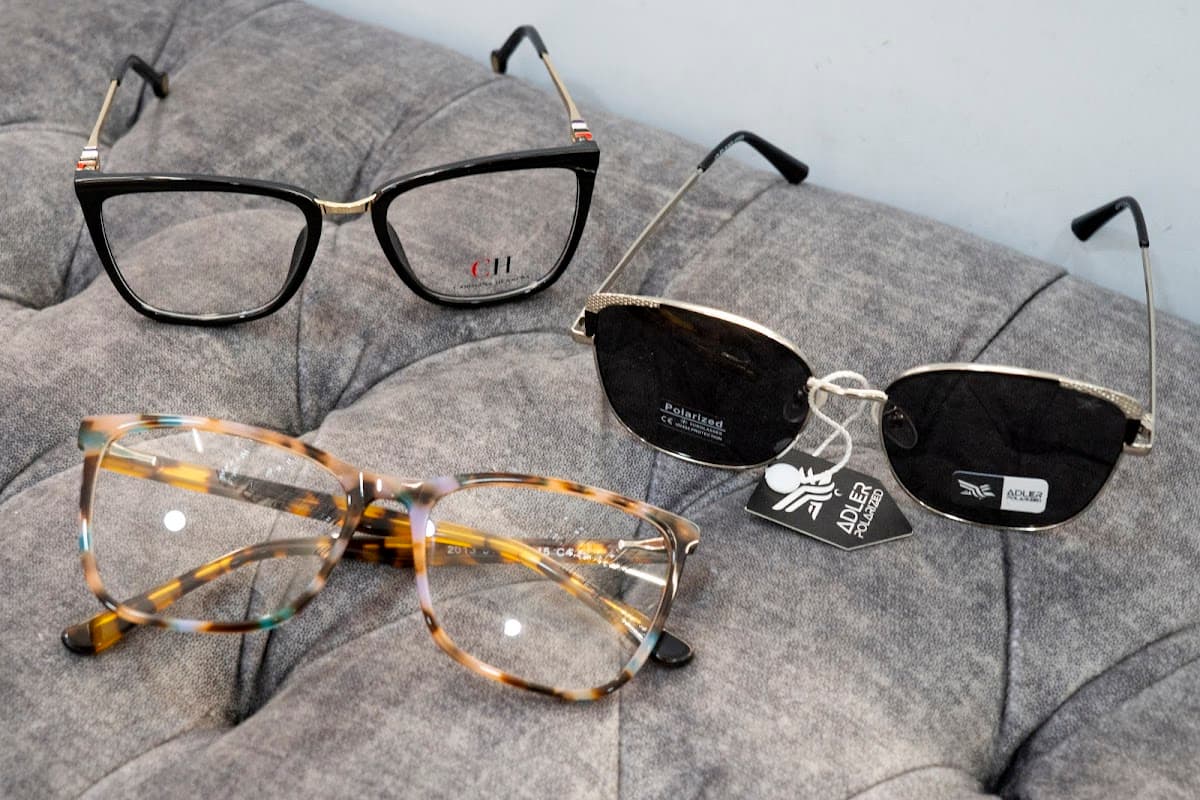 OPTICA Y LABORATORIO CRISTALINO MANIZALES - Laboratorio Óptico - Óptica - Lentes - Reparación de Gafas - Examen Óptico