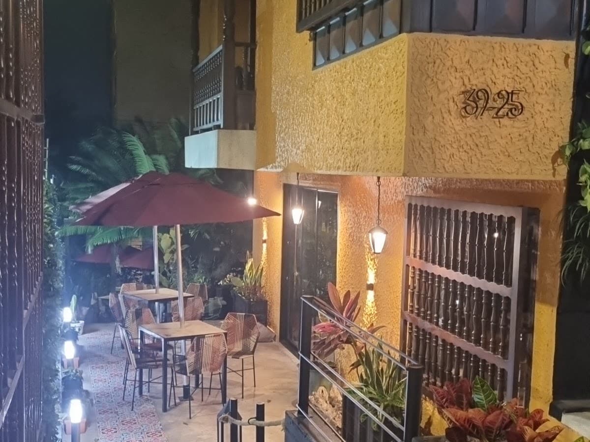 Ama Café