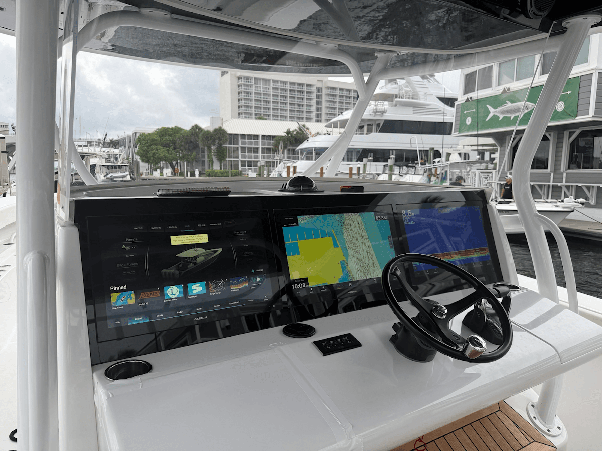 SeaTech Marine Electronics Services — foto