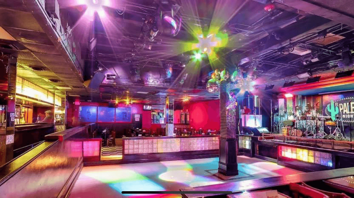El Palenque Night Club saire. Chayan